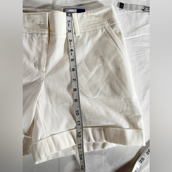 Apt 9 Torie Mid-rise Women's White Shorts. NWT size 4 - Picture 5 of 6